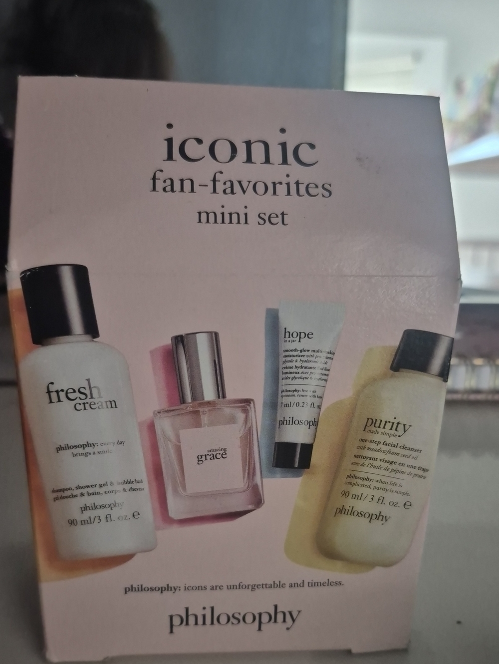 Product packaging for skincare mini set